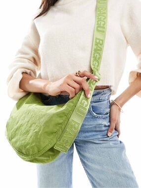 BAGGU Medium Crescent
Bag In Green Juice *Sold Out Online*